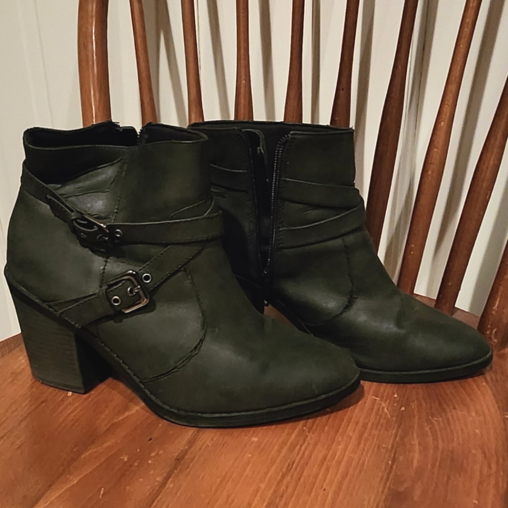 Faded Glory Ankle Heeled Boots Size 8 Zip Up